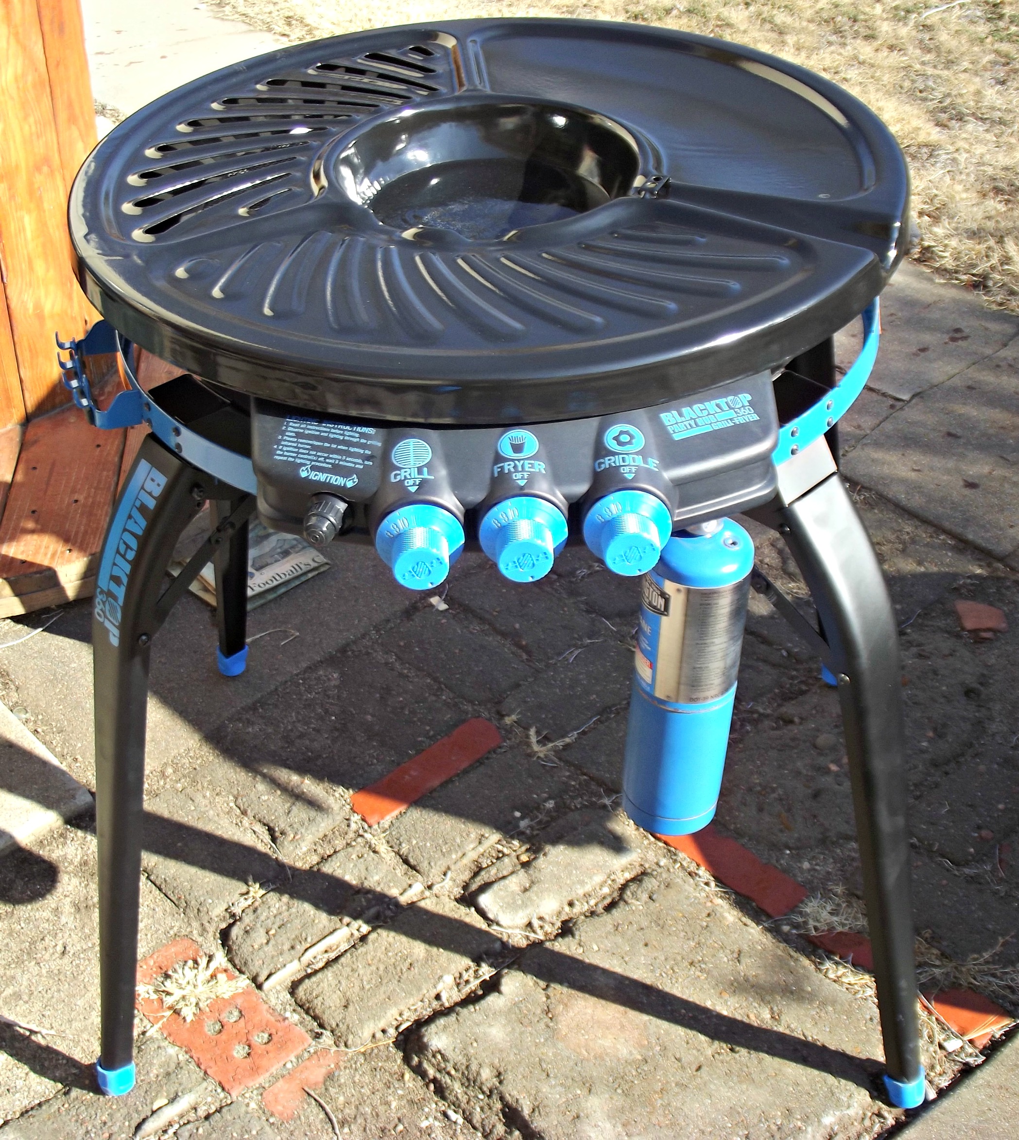 I am in Love with the Blacktop 360 Hub Party Grill-Fryer