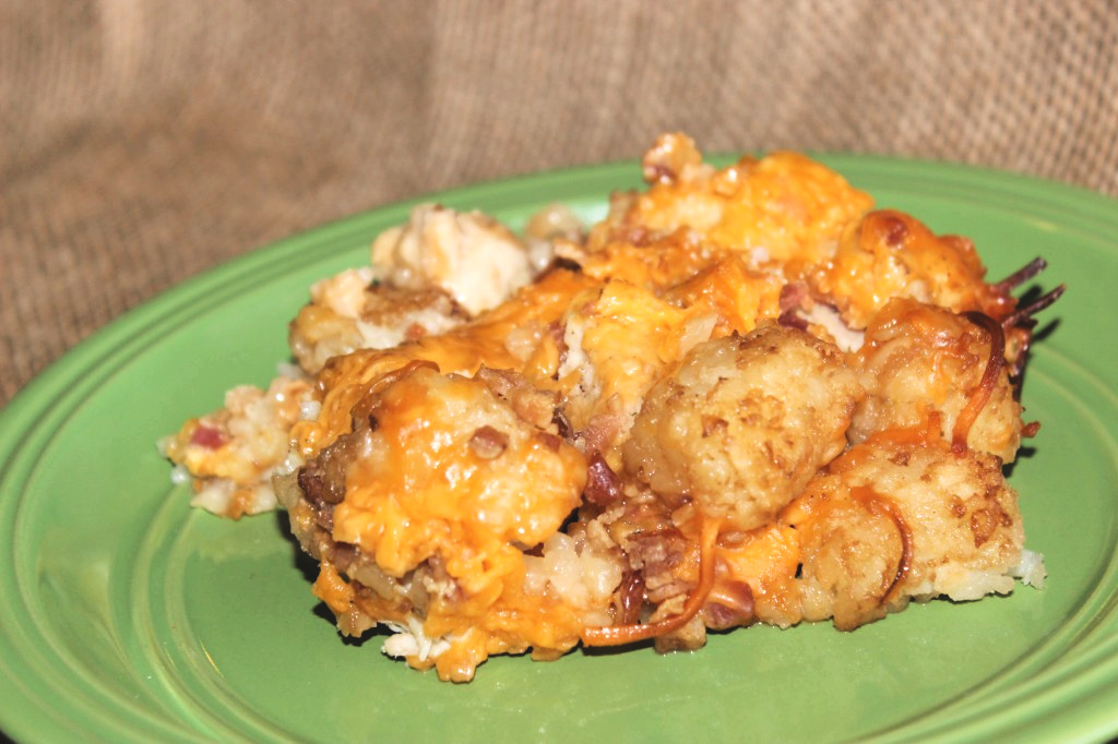 Crockpot Cheesy Chicken and Bacon Tater Tot Casserole