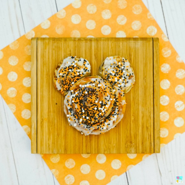 Mickey Mouse Cinnamon Rolls Recipe Tutorial